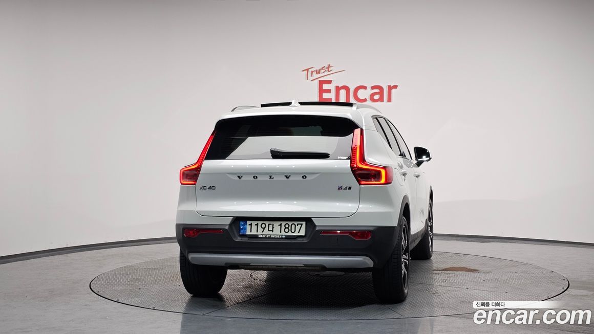 Volvo XC40 B4 Inscription, 2022