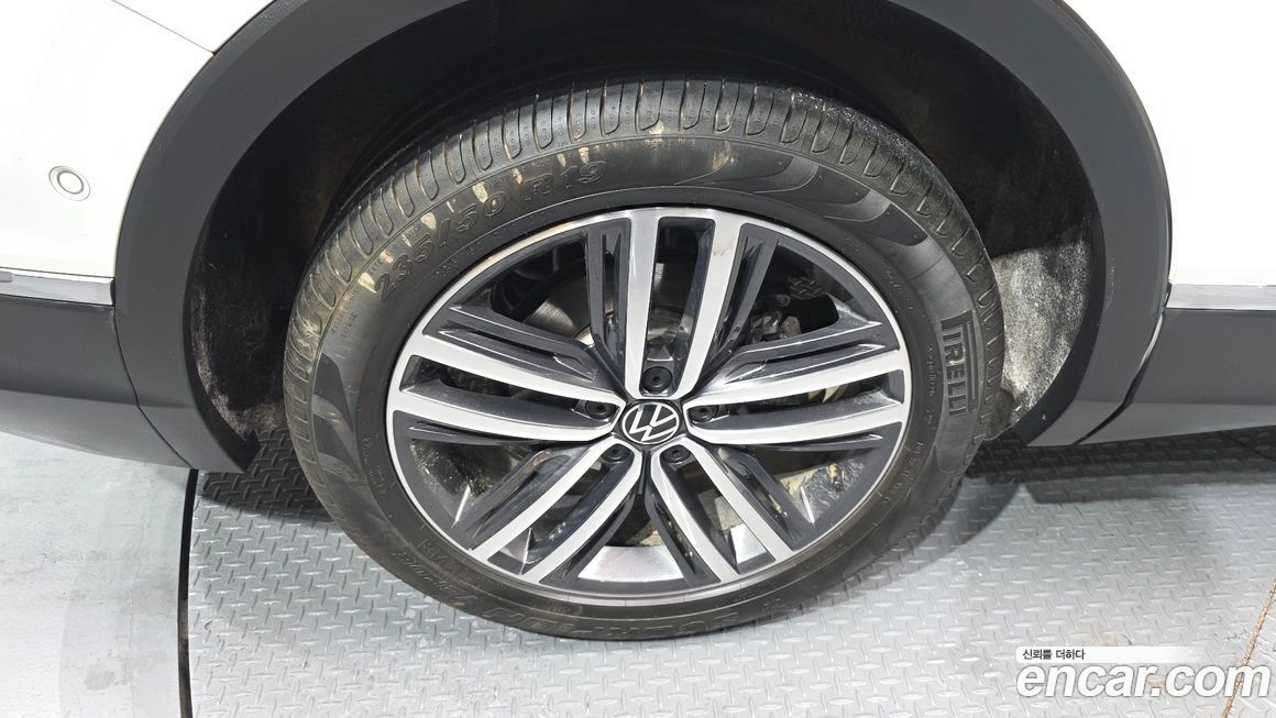 Volkswagen Tiguan 2.0 TSI Prestige, 2023