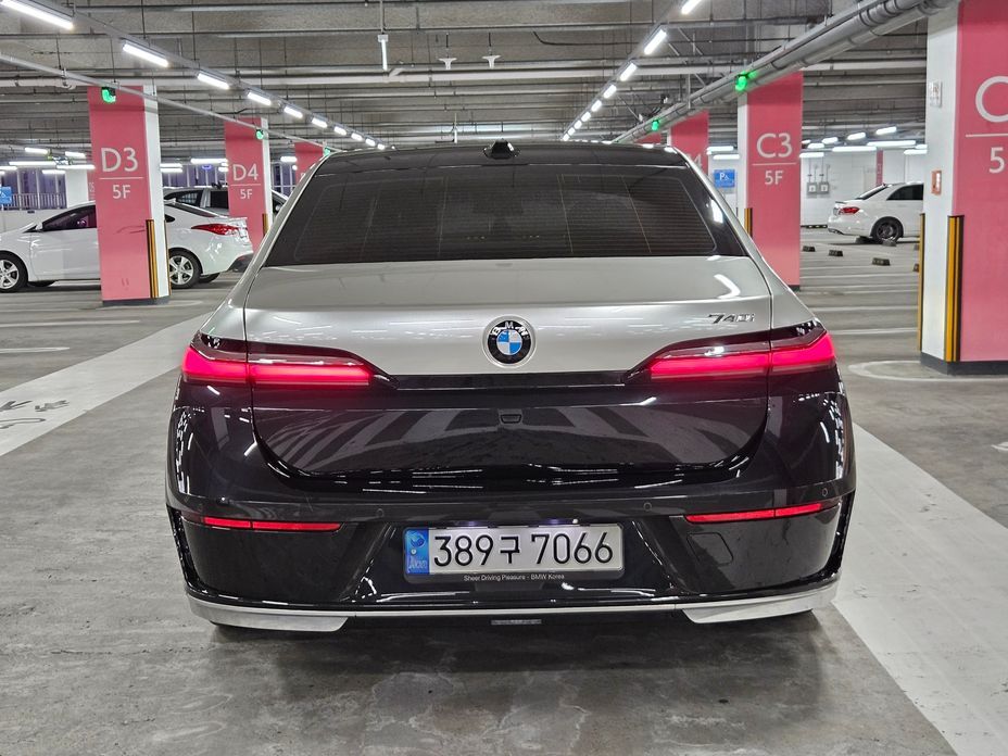 BMW 7-Series 740i sDrive Design Pure Excellence Individual, 2023