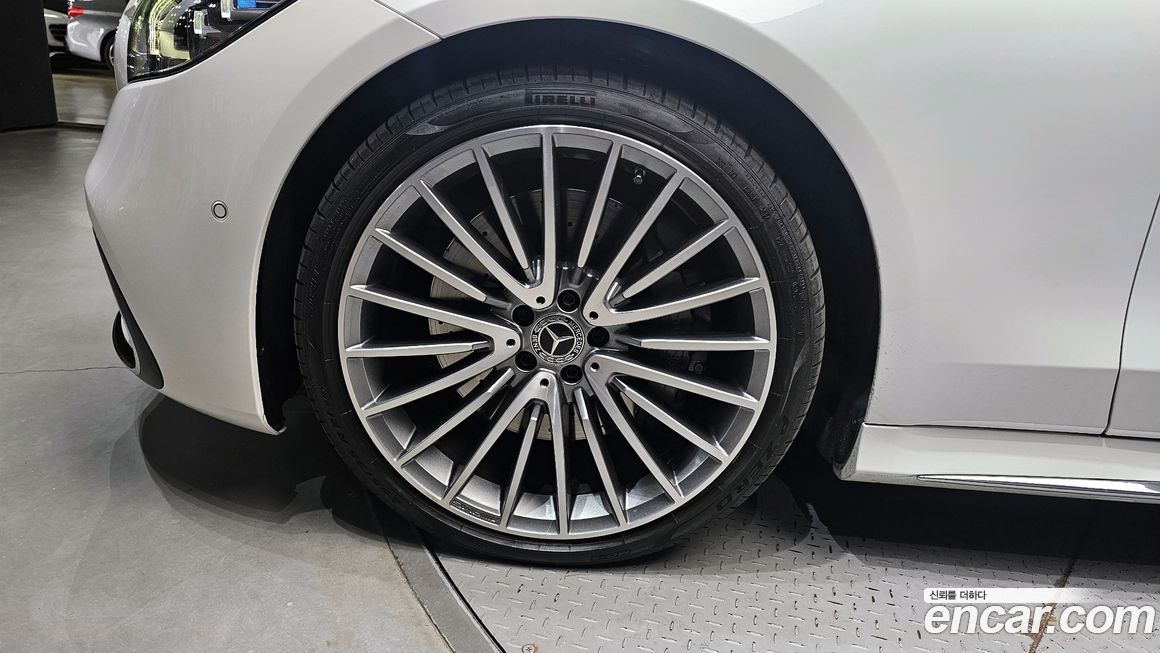 Mercedes-Benz S-Class S500L 4MATIC, 2025