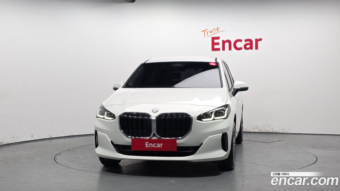 BMW 2-Series 220i Advantage, 2025