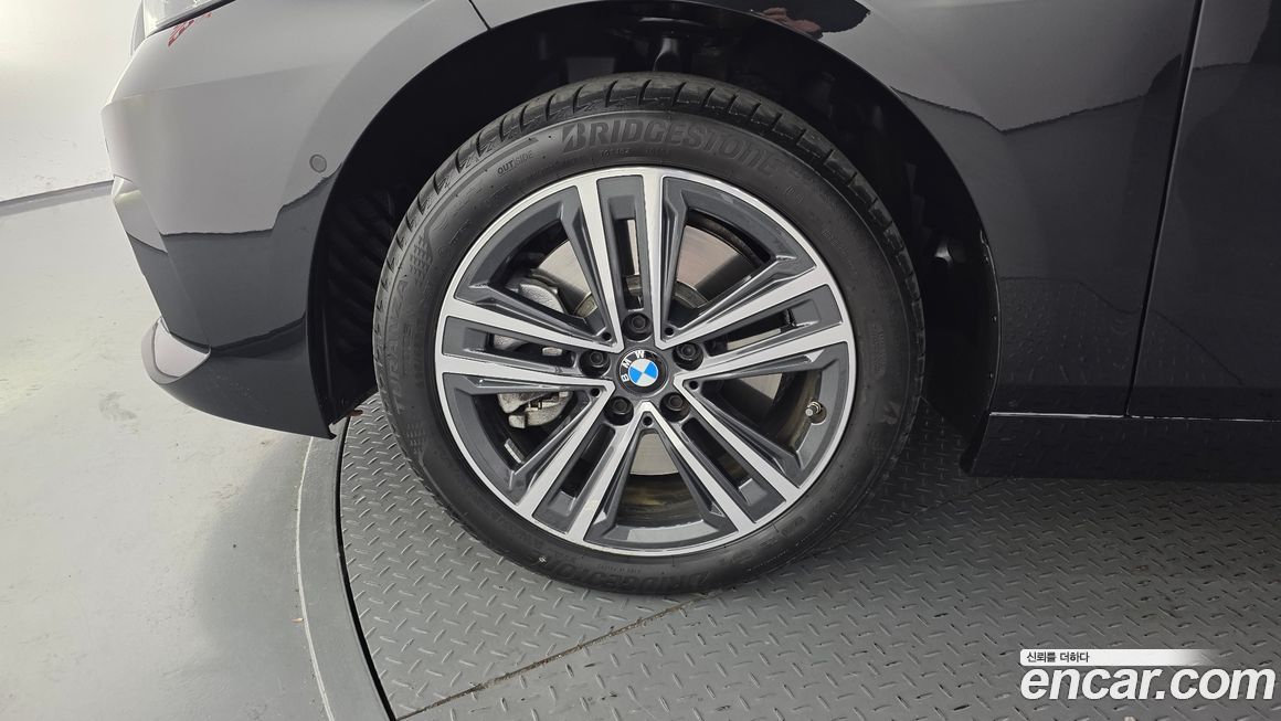 BMW 2-Series 220i Sport, 2024