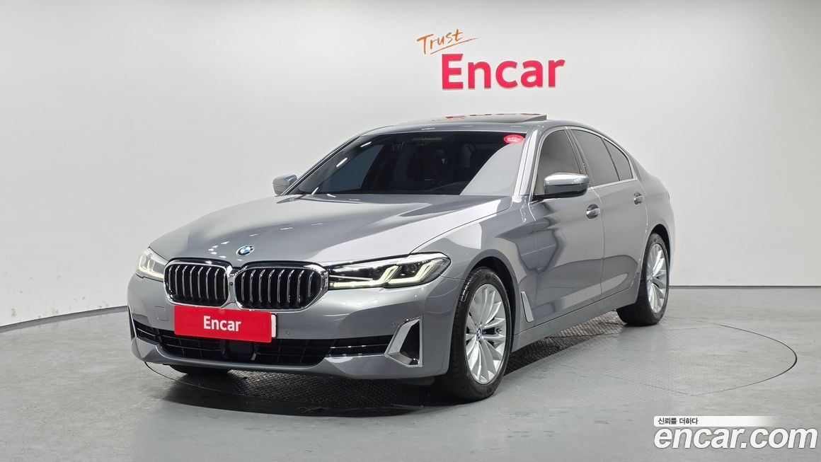 BMW 5-Series 520i Luxury, 2023