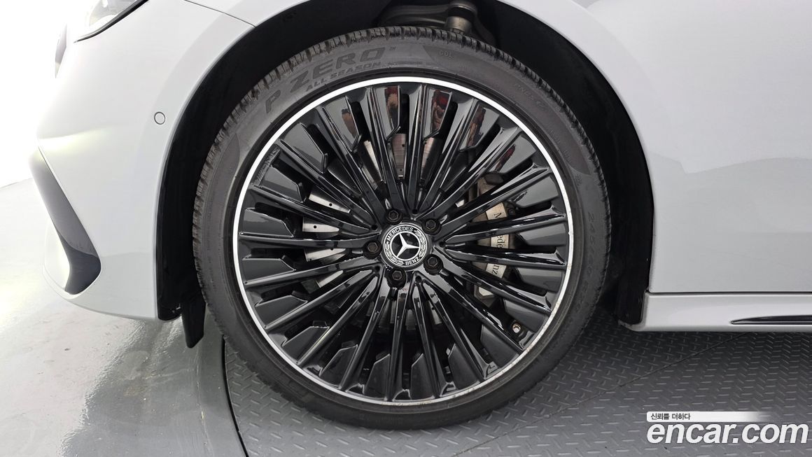 Mercedes-Benz E-Class E300 4MATIC AMG Line Premiere Special, 2024