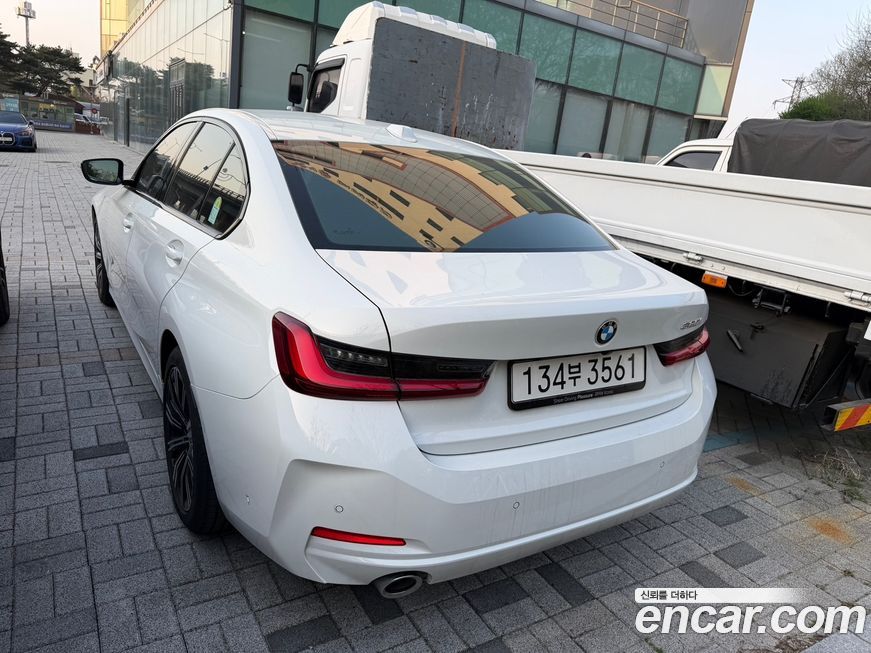 BMW 3-Series 320i, 2025