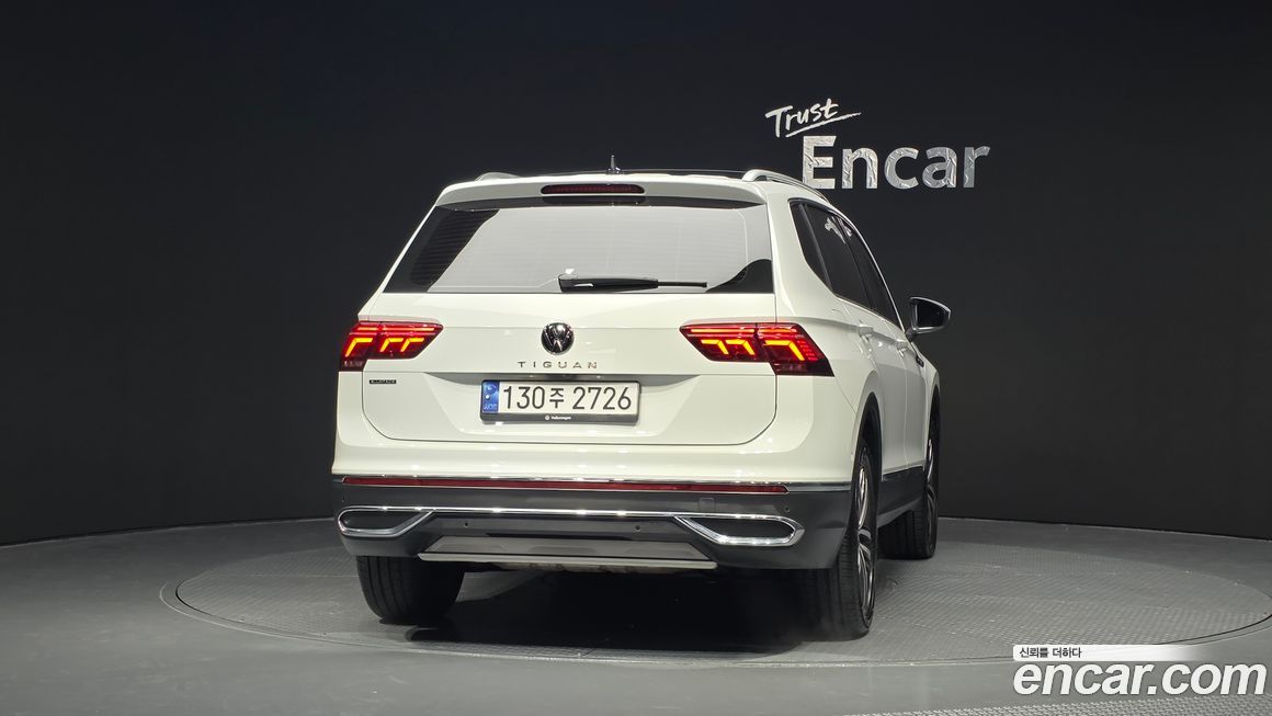 Volkswagen Tiguan 2.0 TSI Prestige, 2023