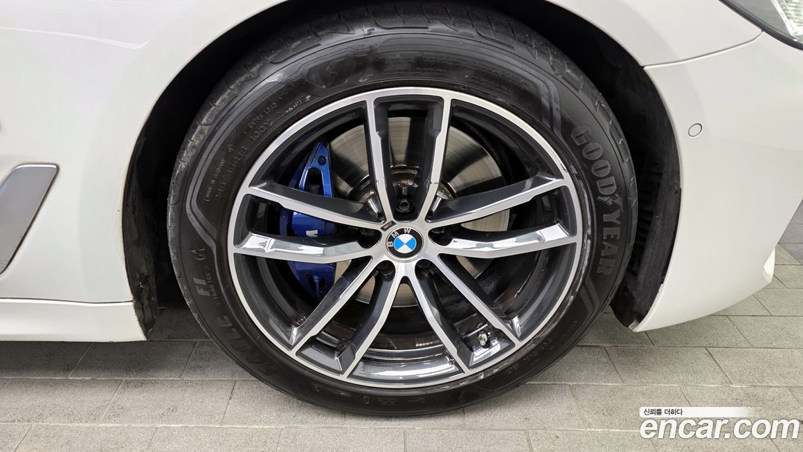 BMW 5-Series 520i M Sport, 2023