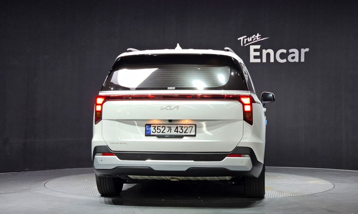 Kia Carnival 9-Seater Prestige, 2025