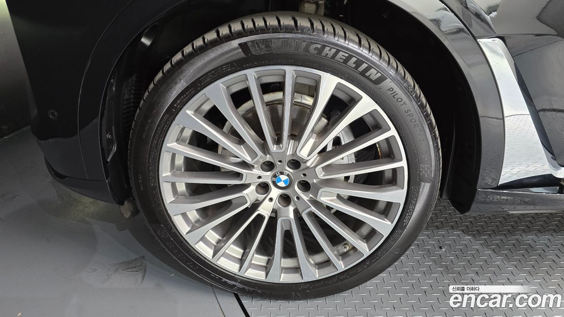 BMW X7 xDrive 40i Design Pure Excellence 6-Seater, 2025
