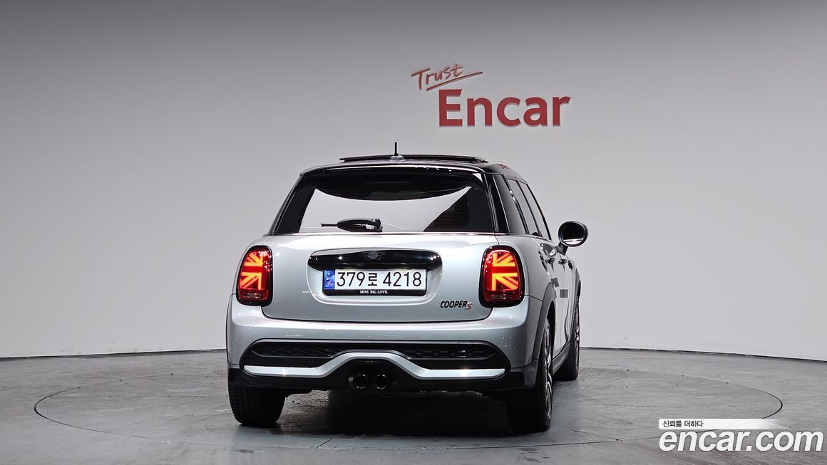 Mini Cooper 5Door Classic, 2024