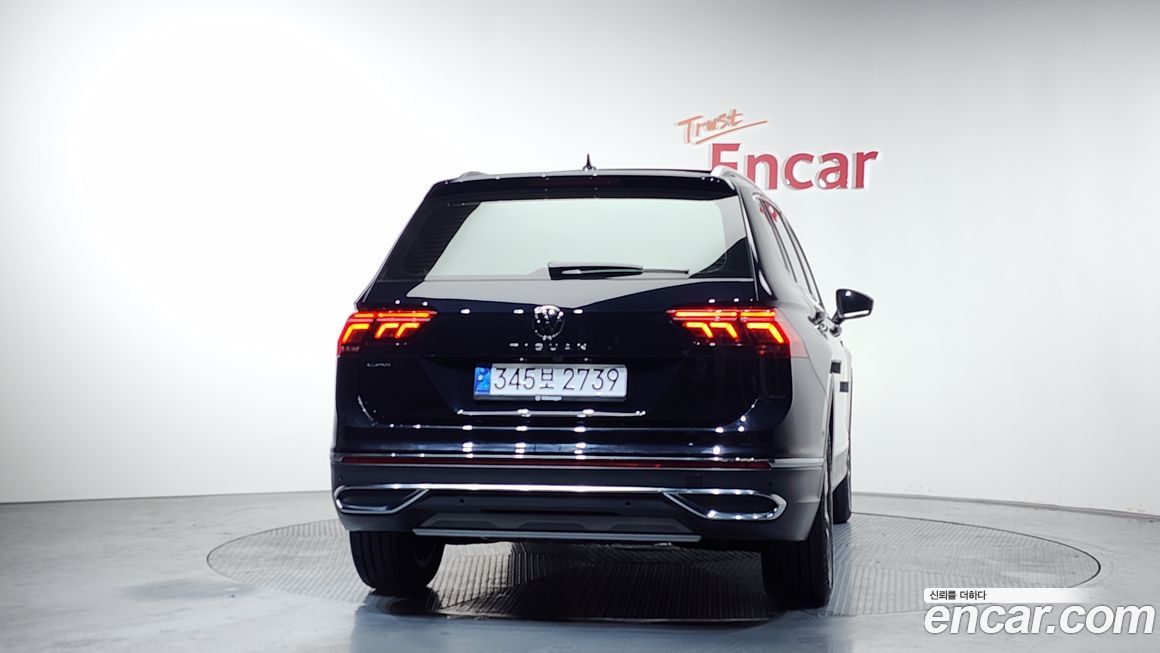 Volkswagen Tiguan 2.0 TSI Prestige, 2024