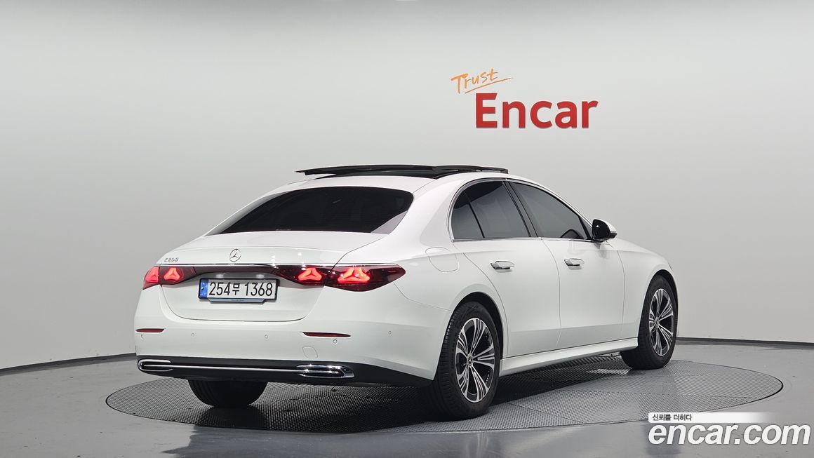 Mercedes-Benz E-Class E200 Avantgarde, 2025