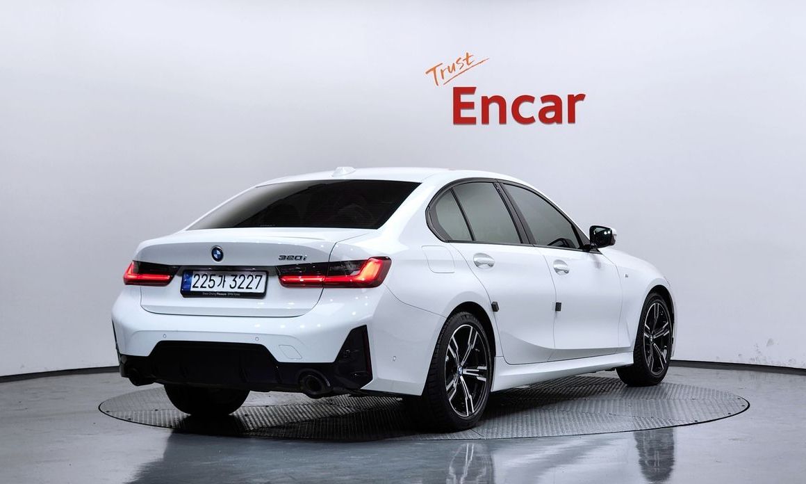 BMW 3-Series 320i M Sport, 2024