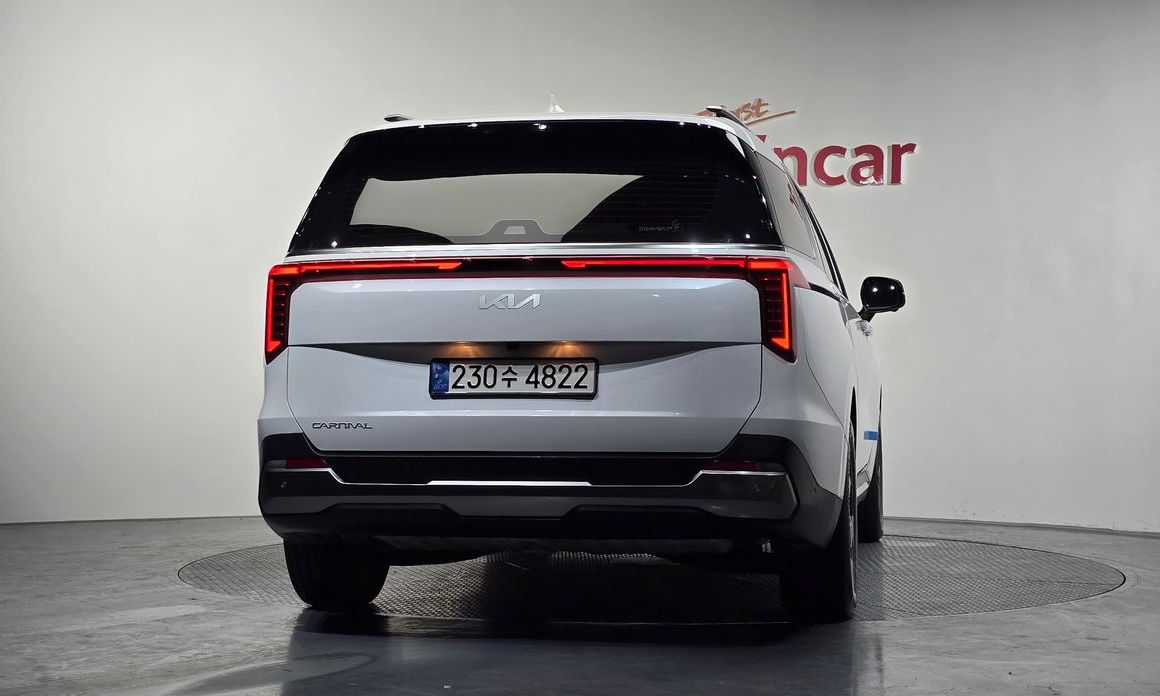 Kia Carnival 7-Seater Signature, 2024