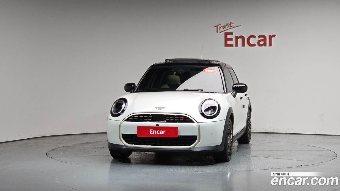 Mini Cooper 5 Door Favoured, 2025
