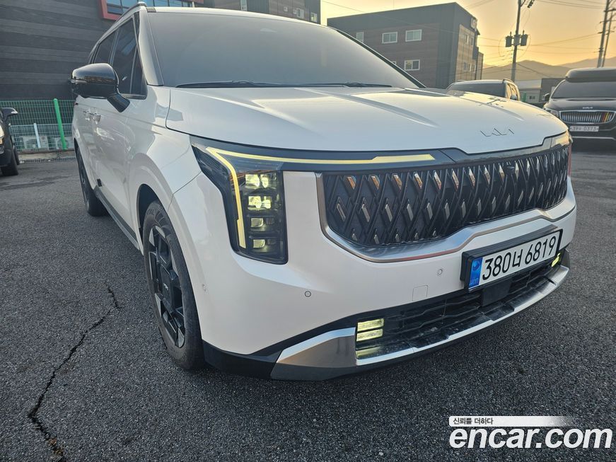 Kia Carnival 7-Seater Signature, 2024