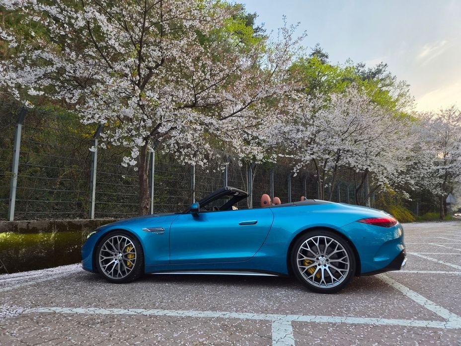 Mercedes-Benz SL-Class AMG SL63 4MATIC+, 2023