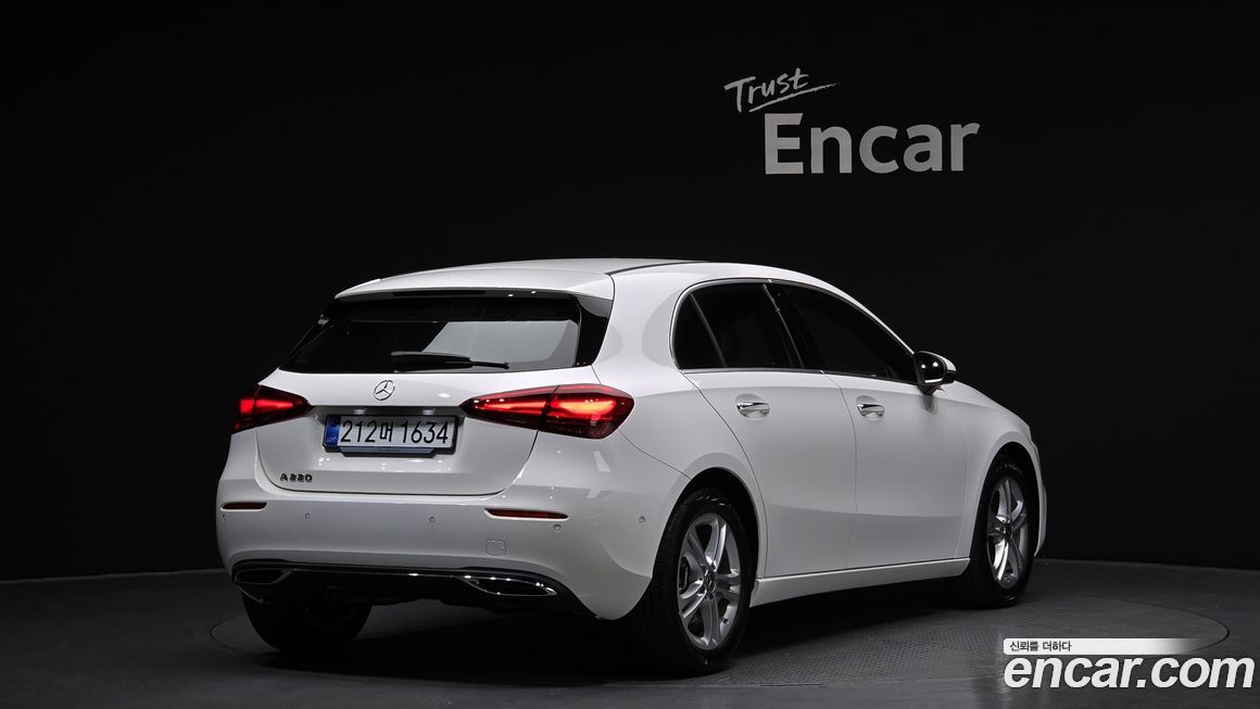 Mercedes-Benz A-Class A220 Hatchback, 2025