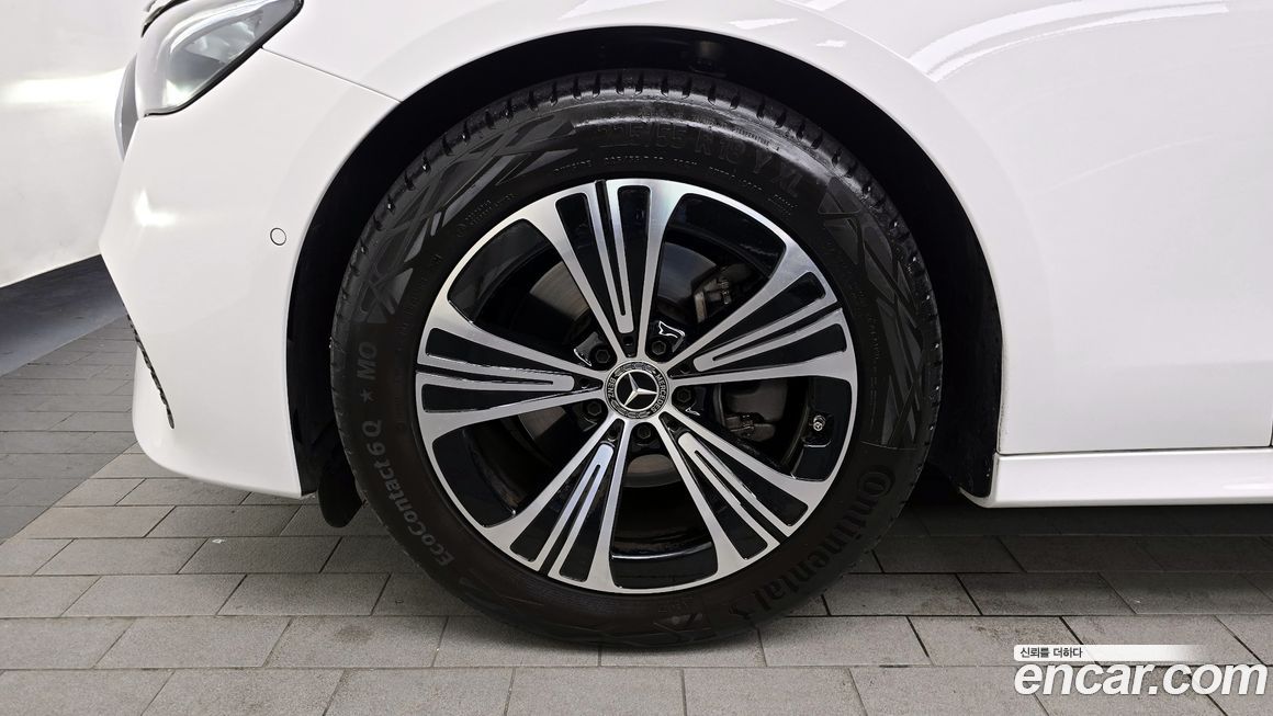 Mercedes-Benz E-Class E200 Avantgarde, 2025