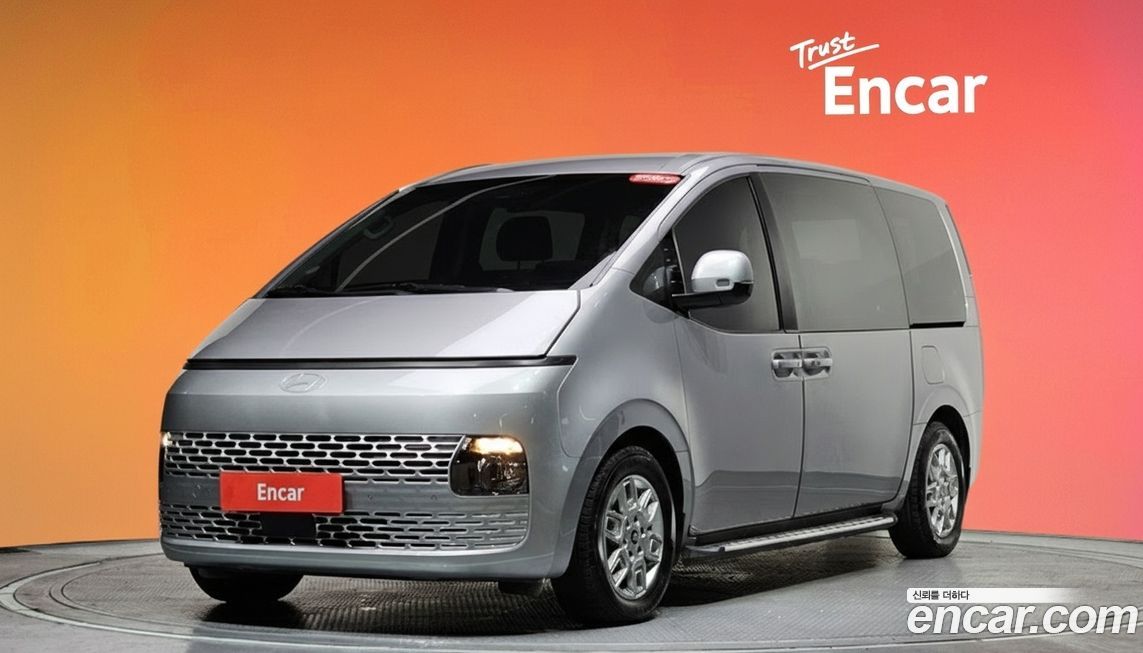 Hyundai Staria 4WD Tourer 11-Seater, 2025