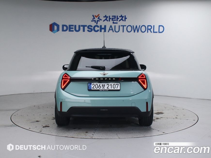 Mini Cooper Favoured, 2025