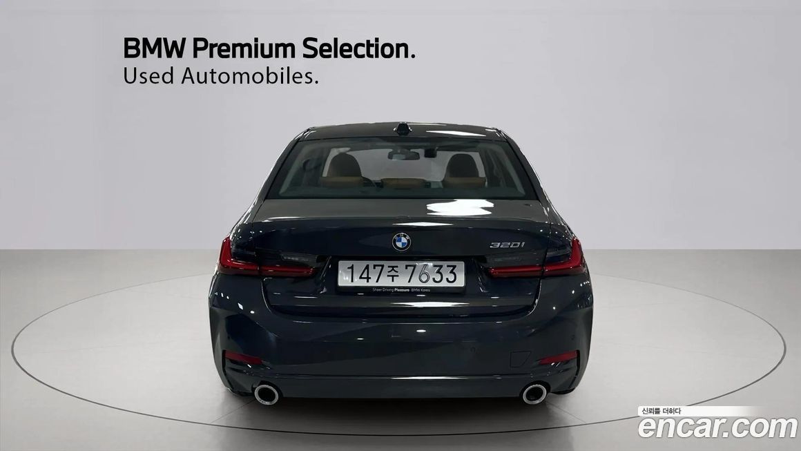 BMW 3-Series 320i, 2025