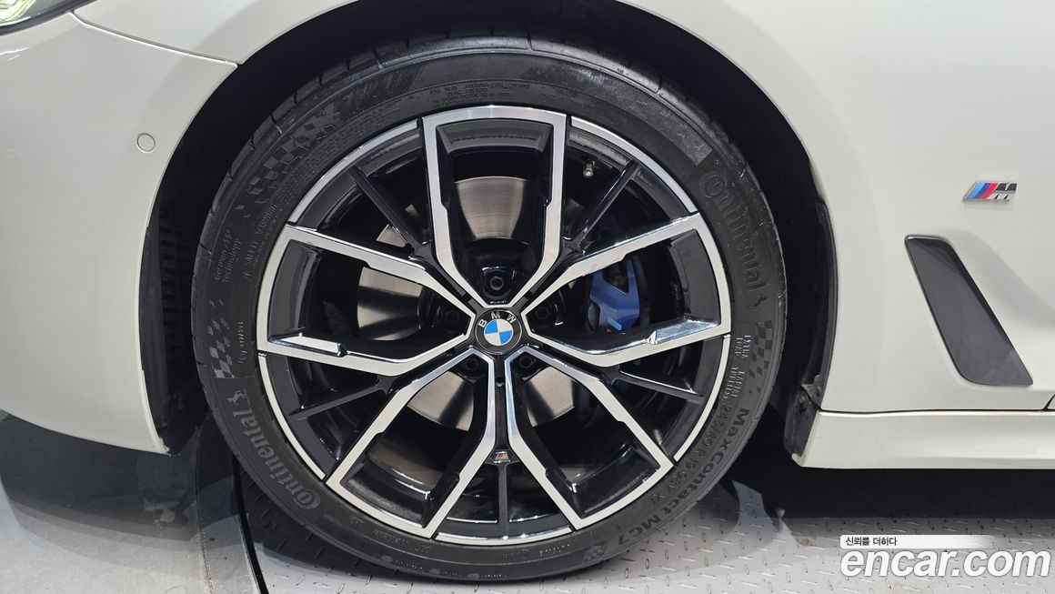 BMW 5-Series 530i M Sport Package, 2022