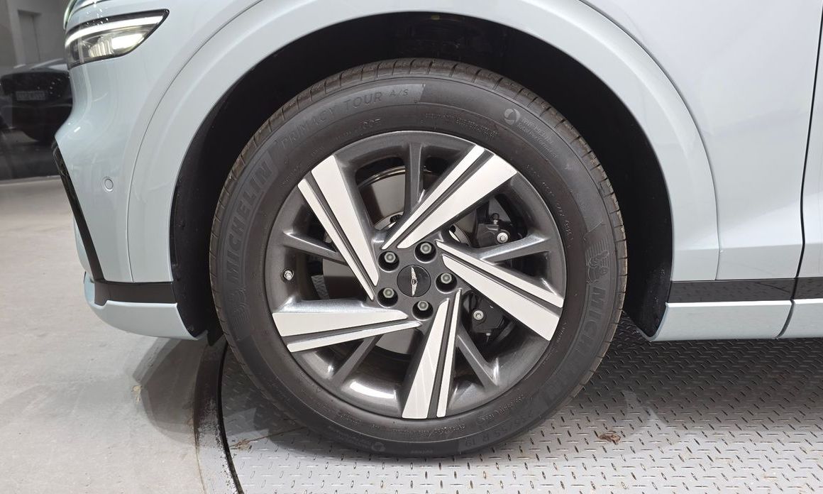Genesis GV70 2.5T Gasoline 2WD, 2026