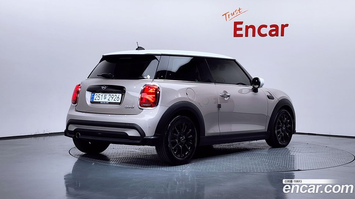 Mini Cooper Classic, 2024