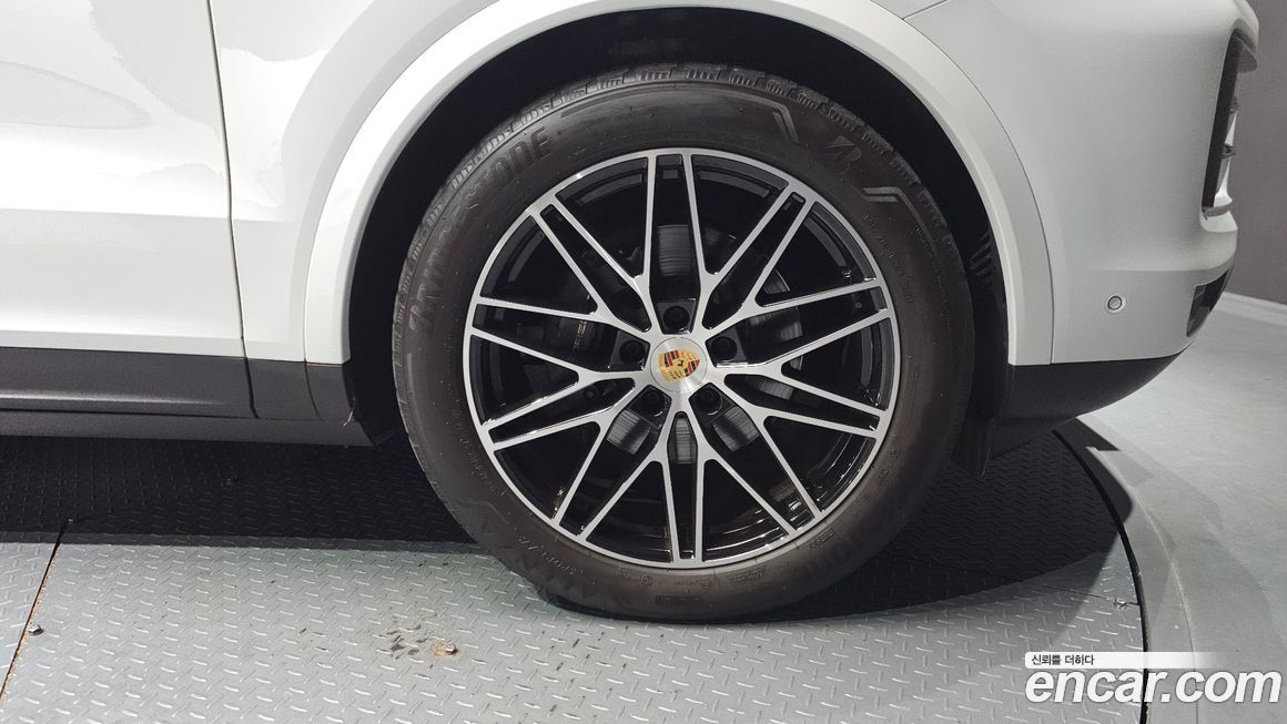 Porsche Cayenne 3.0, 2024