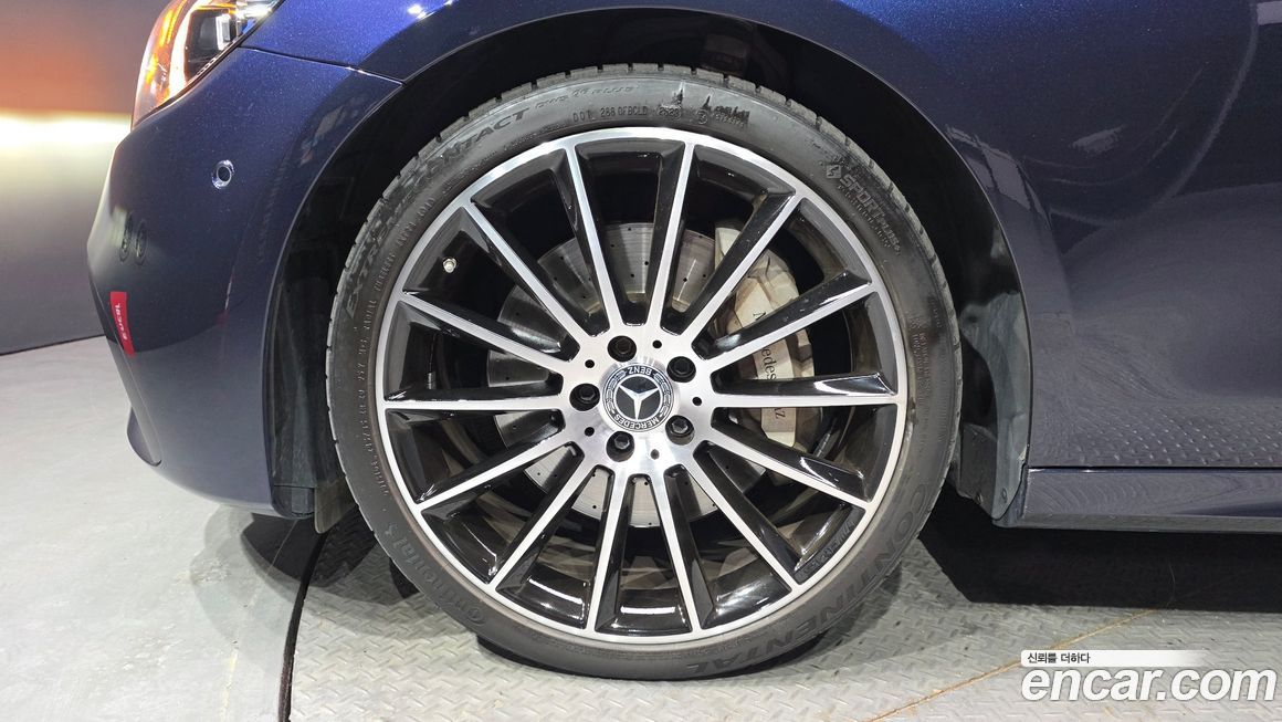 Mercedes-Benz E-Class E350 4MATIC AMG Line, 2023