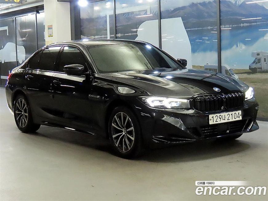 BMW 3-Series 320i, 2023