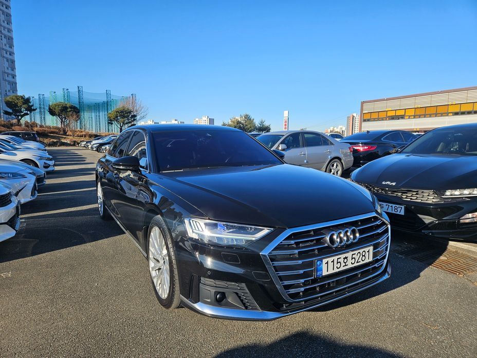 Audi A8 55 TFSI Quattro LWB, 2021