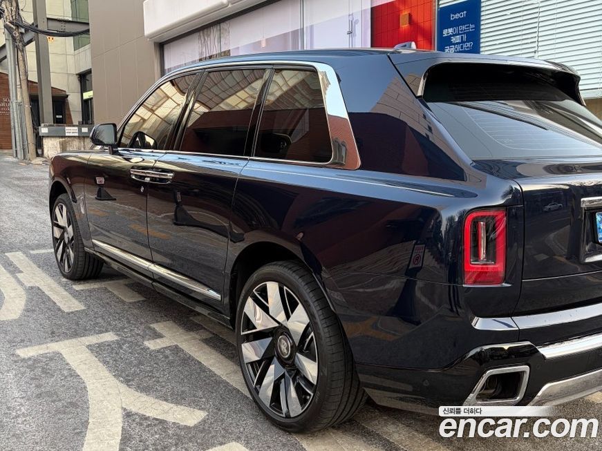 Rolls-Royce Cullinan 6.7 V12, 2025