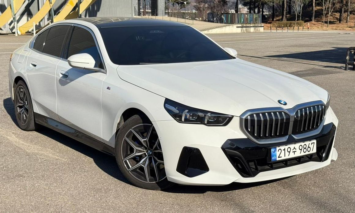 BMW 5-Series 523d xDrive M Sport, 2024