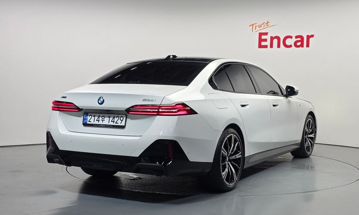 BMW 5-Series 530i xDrive M Sport, 2024