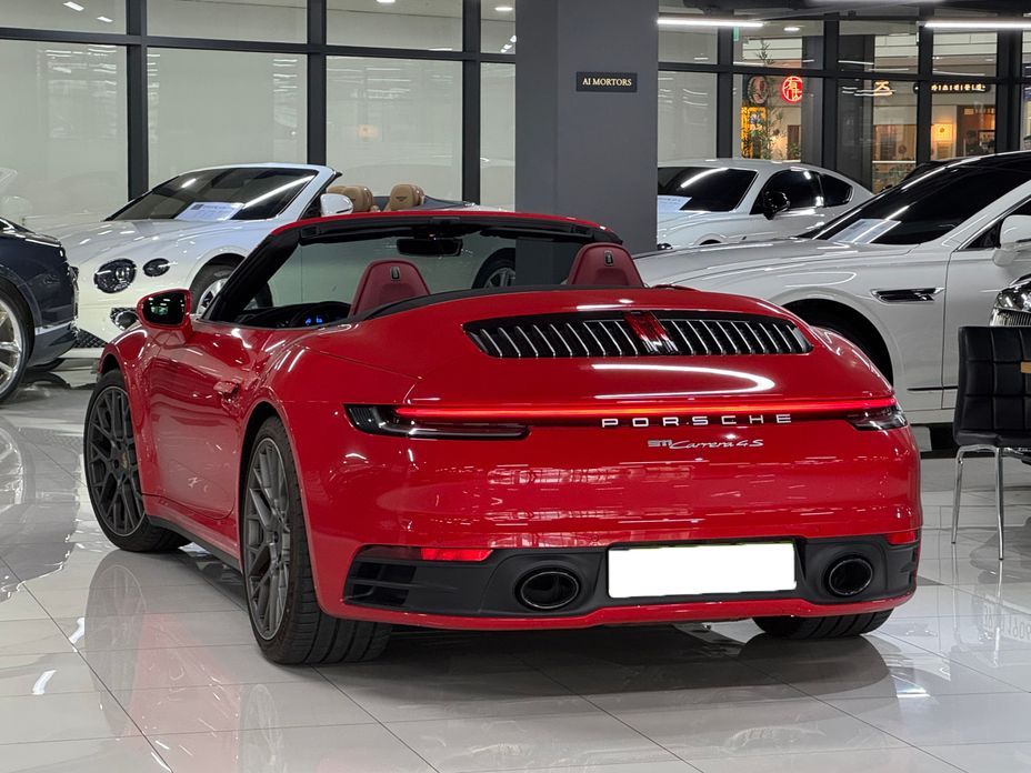 Porsche 911 Carrera 4S Cabriolet, 2024