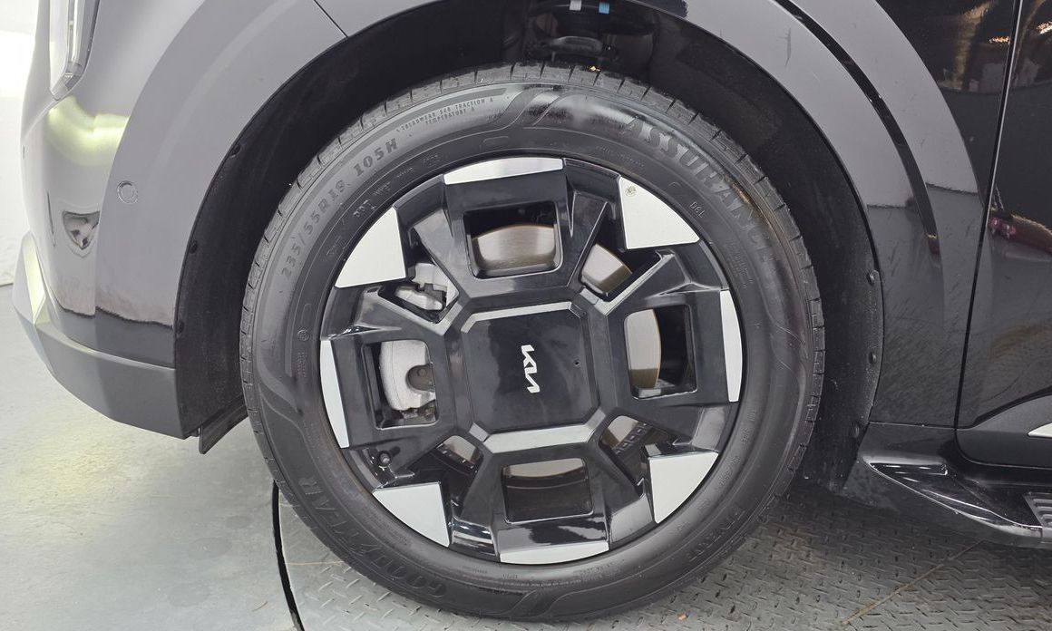 Kia Carnival 9-Seater Noblesse, 2025