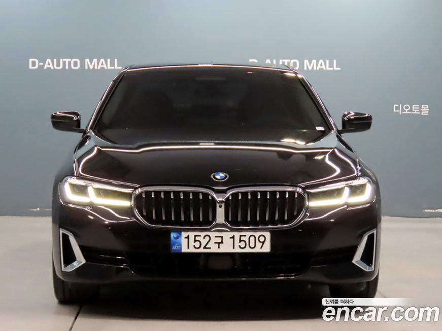 BMW 5-Series 520i Luxury, 2023