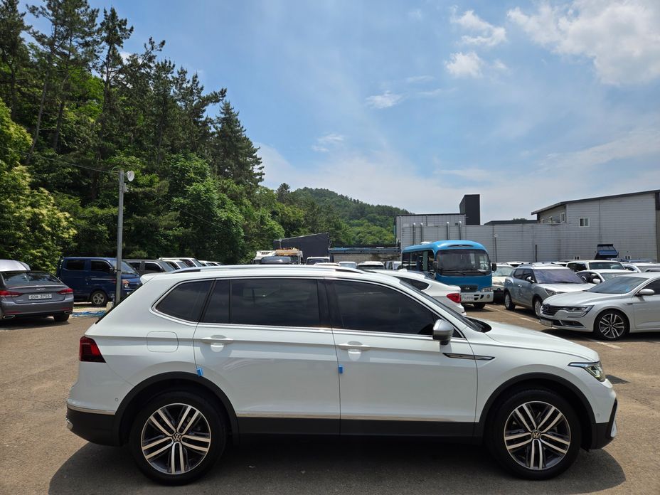 Volkswagen Tiguan 2.0 TSI R-Line, 2023