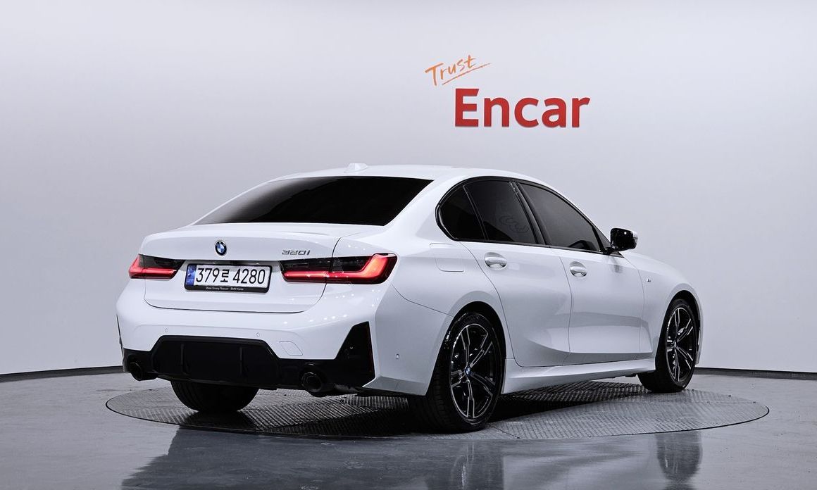 BMW 3-Series 320i M Sport, 2023