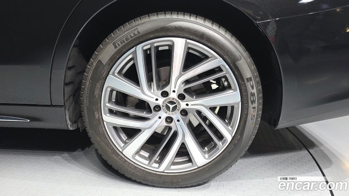 Mercedes-Benz E-Class E220d 4MATIC Exclusive, 2024