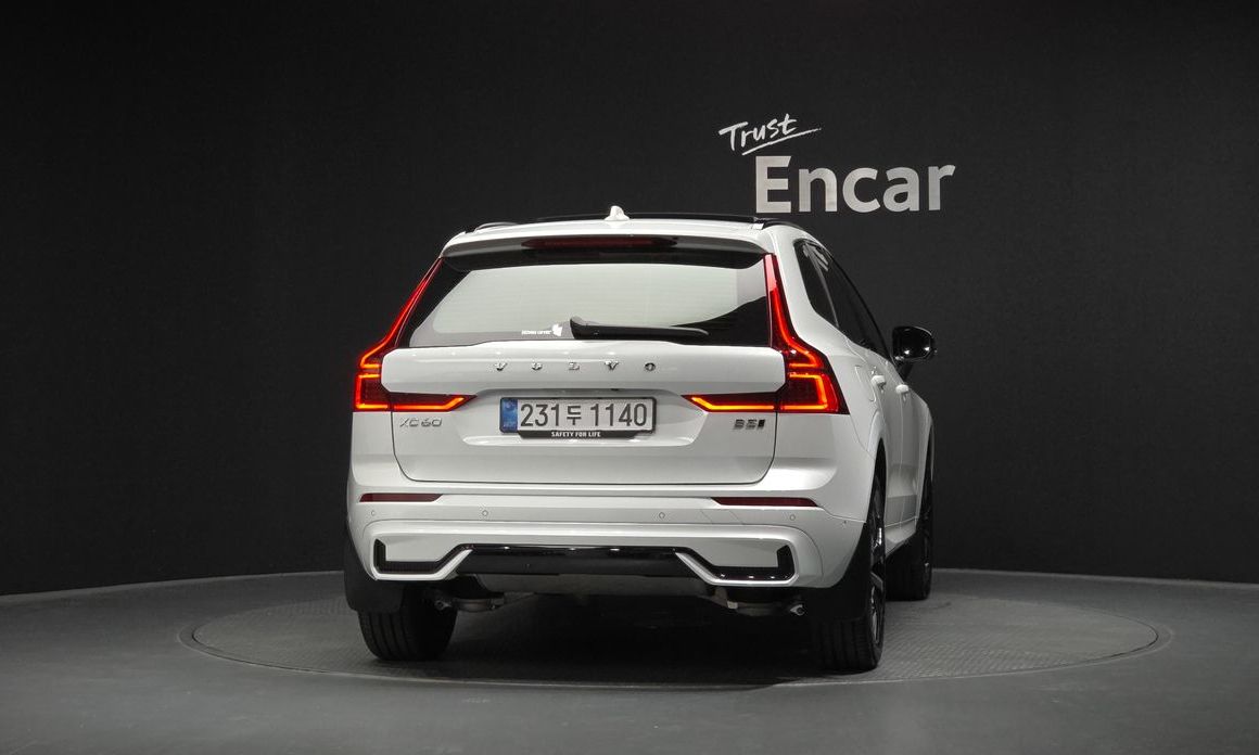 Volvo XC60 B5 Ultra Dark Air Sus, 2026
