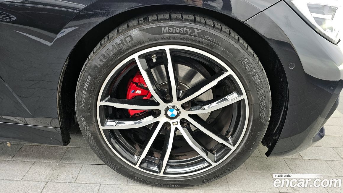 BMW 3-Series 320i M Sport, 2022