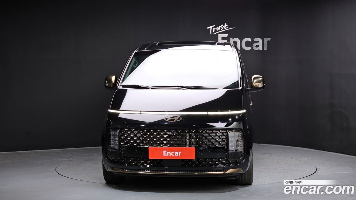 Hyundai Staria 4WD Lounge 7-Seater, 2025