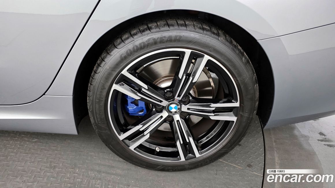 BMW 3-Series 320i M Sport, 2024