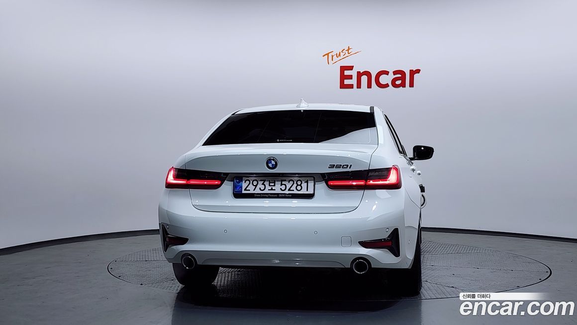 BMW 3-Series 320i, 2022