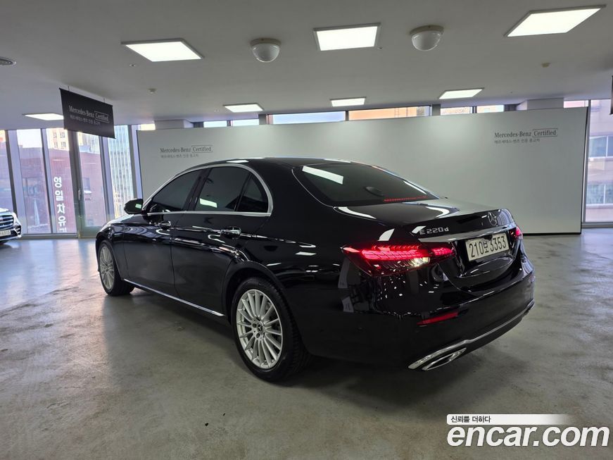 Mercedes-Benz E-Class E220d 4MATIC Exclusive, 2022