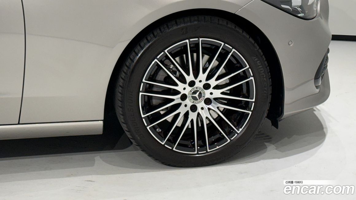 Mercedes-Benz C-Class C300 4MATIC Avantgarde, 2024