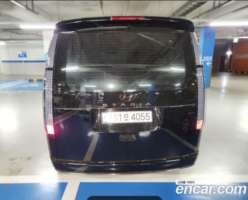 Hyundai Staria 4WD Lounge 9-Seater, 2023